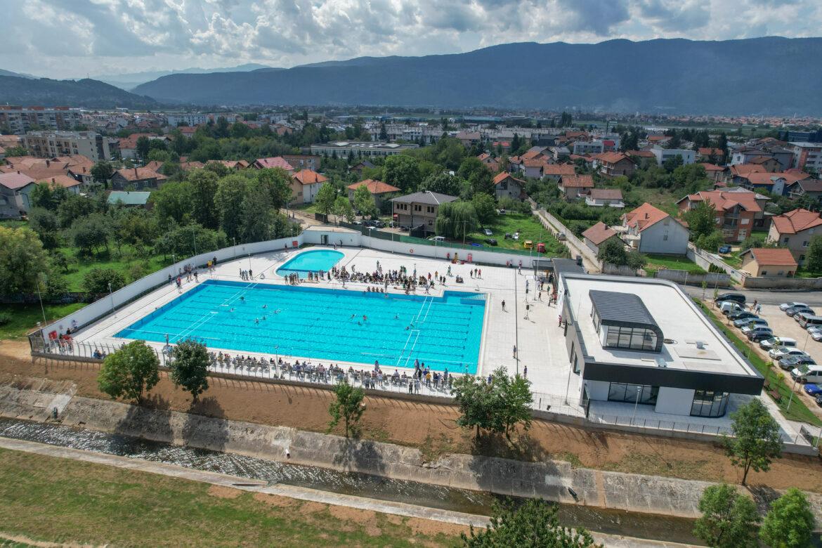 Revijalnom vaterpolo utakmicom ozvaničen početak korištenja otvorenih bazena Dobrinja